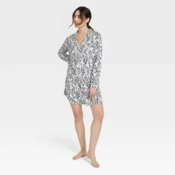 Women's Beautifully Soft Notch Collar NightGown - Stars Above -Lady Clothing Store GUEST 321568df ab32 4a74 b431 2f2aa081aa23