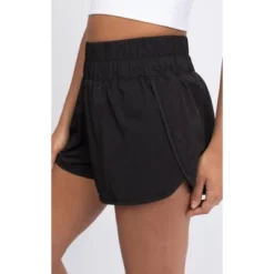 Yogalicious Radiant Commuter Woven High Waist Running Short With Split Hem -Lady Clothing Store GUEST 7ce51ad0 d682 4c46 9843 b65a61205fb8